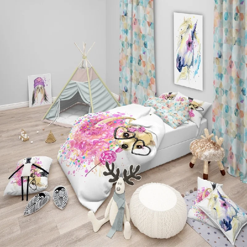 Designart 'Cute Dog with Crown and Glasses' Modern & Contemporary Bedding Set - Duvet Cover & Shams