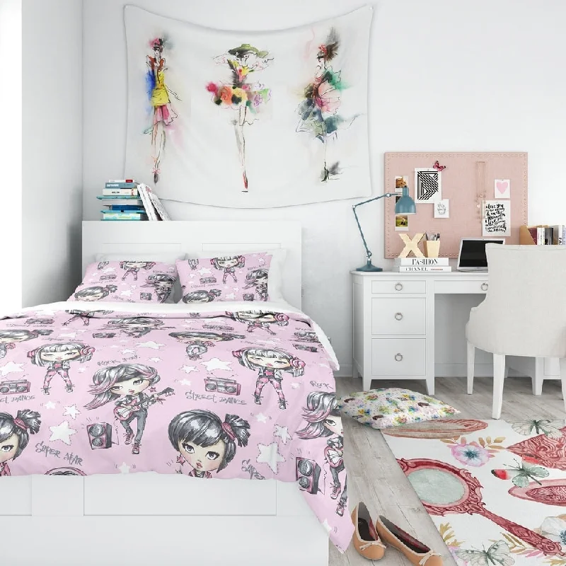 Designart 'Rock Girl Super Star Street Dance' Modern Teen Bedding Set - Duvet Cover & Shams