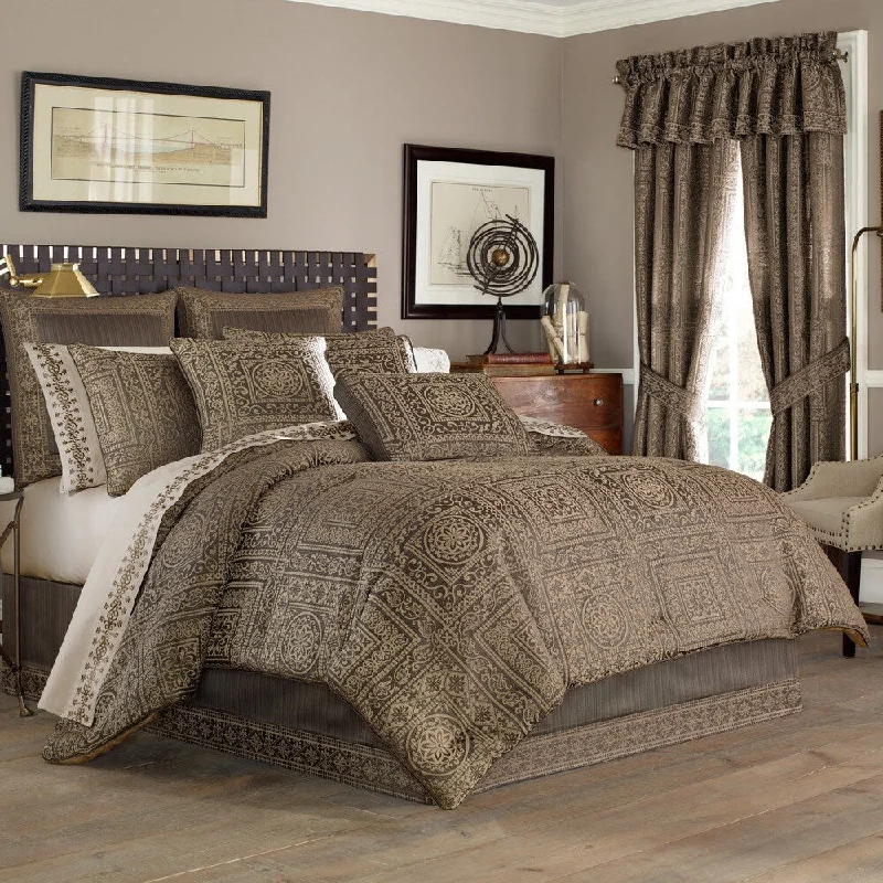 Five Queens Court Warwick Woven Jacquard 4-piece Comforter Set - Brown