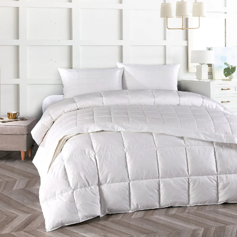 Minifeather™ 233 Thread Count Down Alternative Year-Round Comforter