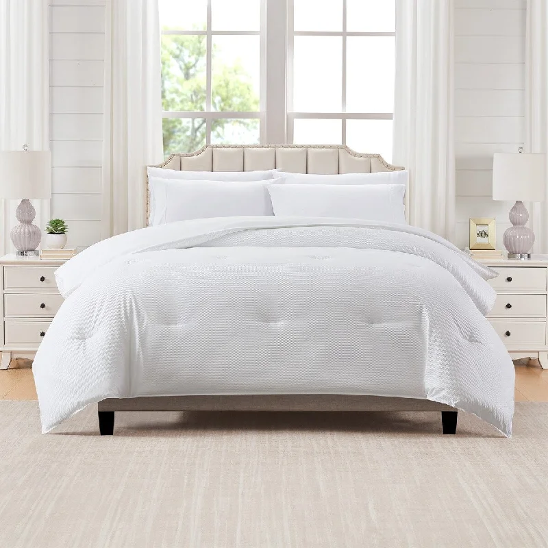 Modern Threads Down Alternative Quilted Reversible Comforter